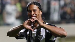 FIFA 17: Afinal Ronaldinho Gaúcho está lá...