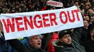 Wenger provoca 'batalha' de aviões de adeptos nos céus de West Bromwich