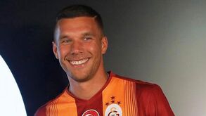 Lukas Podolski anuncia saída do Galatasaray para os japoneses do Vissel Kobe