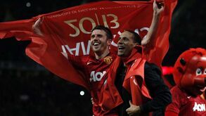 Manchester United homenageia Michael Carrick com jogo particular
