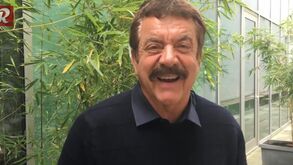 Quim Barreiros Ja Escolheu A Cancao Para O Final Do Classico Videos Jornal Record quim barreiros ja escolheu a cancao para o final do classico