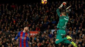 Barcelona goleia Sp. Gijón em casa