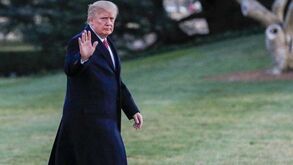 Trump assinou novo decreto sobre imigração, Iraque sai da lista de países visados