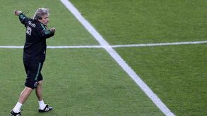 Jesus chamou 10 jogadores da equipa B