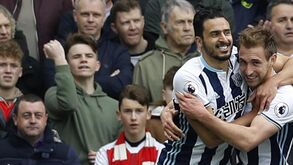 West Bromwich complica a vida ao Arsenal
