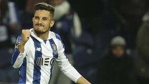 «Alex Telles não é o Roberto Carlos mas é muito bom!»