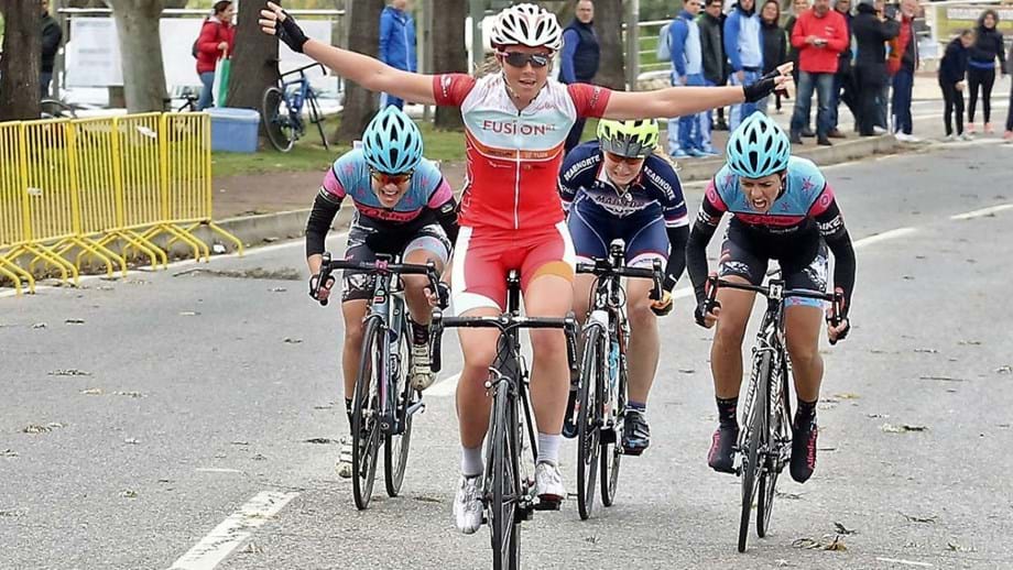 Ciclista britânica domina 1.ª etapa da Taça de Portugal feminina