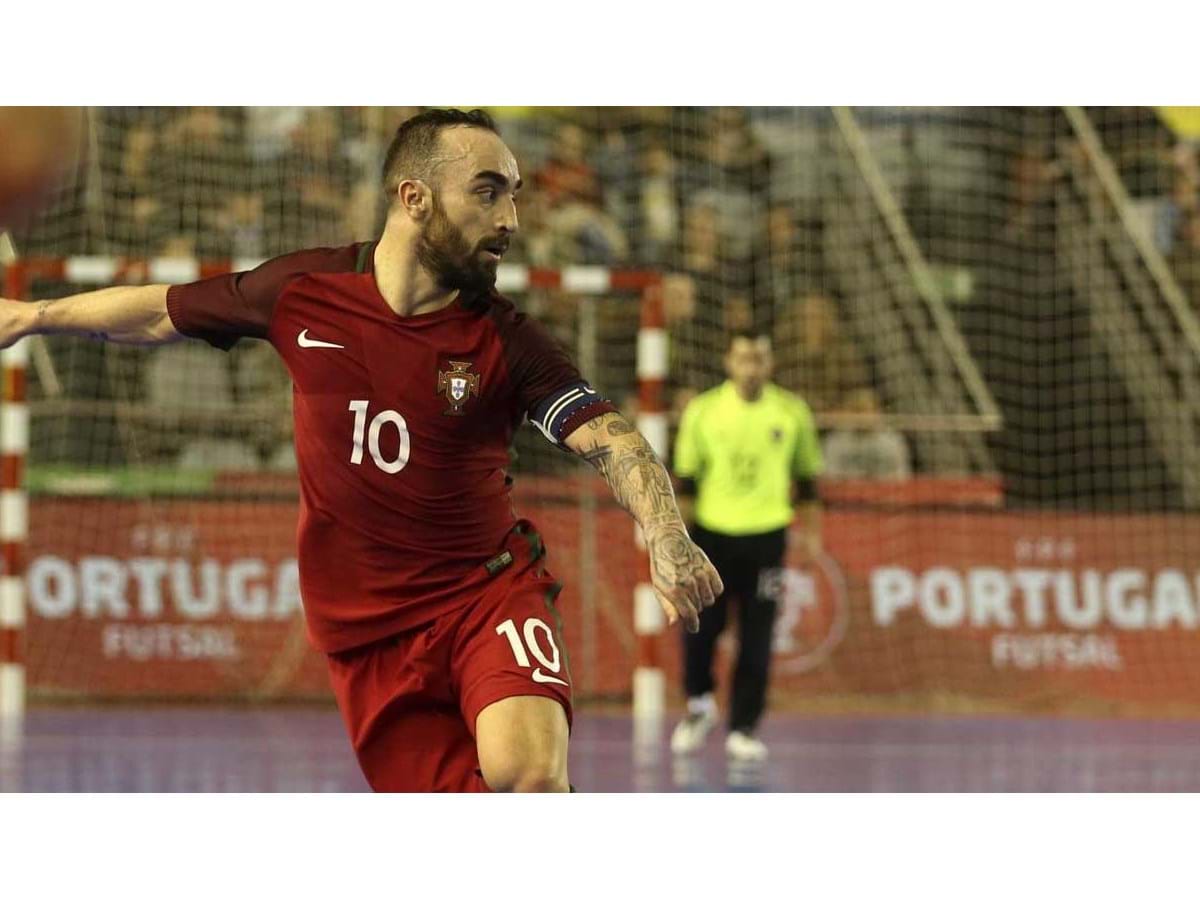 Ricardinho já recebeu o prémio de melhor jogador do Mundo -  Futsal - Jornal Record