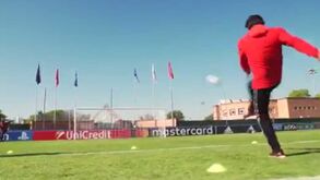 Nuno Gomes (ainda) mostra pontaria... e que pontaria!
