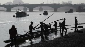 Bomba da II Guerra Mundial no local da regata Oxford-Cambridge