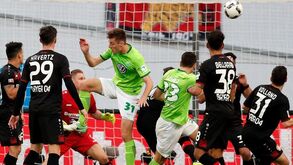 Hat trick de Mario Gómez em oito minutos não chega para ganhar