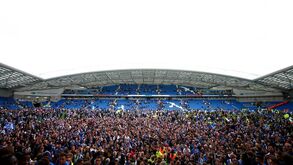 Brighton assegura subida à Premier League