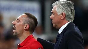 Polícia teve de tirar três jogadores do Bayern Munique do balneário do árbitro