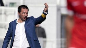 Carlos Pinto oficializado como novo treinador do Leixões