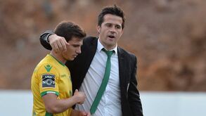 Cédric Soares: «Marco Silva vai conseguir manter o Hull na Premier»