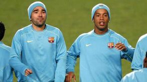 Ronaldinho e Deco organizavam orgias no Barça? Antigo dirigente diz que sim