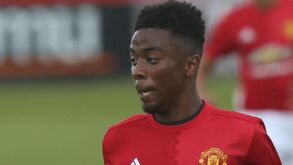 Filho do ex-campeão mundial Gil nomeado para jovem do ano do Man. United