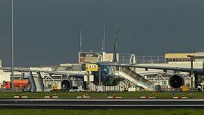 Chegadas ao aeroporto de Lisboa com voos cancelados e atrasados
