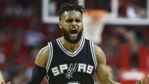 Spurs arrasam Rockets em Houston rumo à final do Oeste