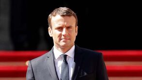 Emmanuel Macron toma posse como presidente de França