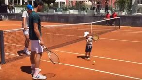 'Mini' Djokovic já começa a mostrar talento para o ténis