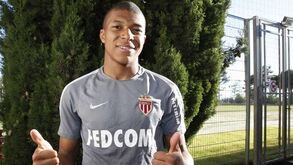 Mbappé: «Cristiano Ronaldo é de outro planeta»
