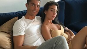 Foto de Ronaldo e Georgina faz disparar rumores de gravidez