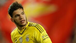 Manchester City segura Ederson