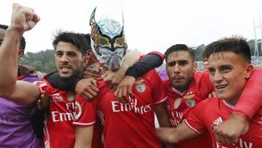 A máscara que Jiménez usou nos festejos e que surpreendeu o Jamor