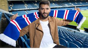 Candeias é jogador do Rangers