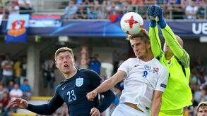 Grupo A: Inglaterra bate Eslováquia e está com meio pé nas meias finais