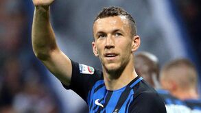 Inter recusa 40 milhões por Perisic