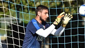 Mino Raiola: «A família de Donnarumma foi ameaçada... de morte»