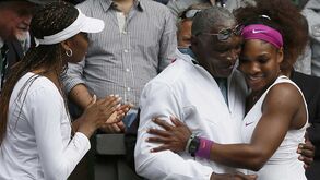 Serena Williams apoia o pai durante divórcio