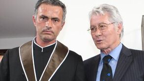 Belenenses e V. Setúbal apresentam condolências pela morte de Mourinho Félix