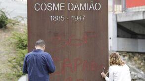 Estátua de Cosme Damião foi vandalizada