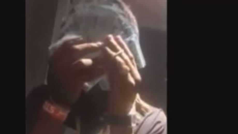 Circula nas redes sociais um vídeo de Renato Sanches onde o médio do Bayern Munique 'folheia' várias notas de 20 euros 