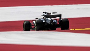 GP da &Aacute;ustria: Hamilton bate recorde da pista duas vezes nos treinos