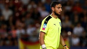 Donnarumma na mira dos... professores italianos