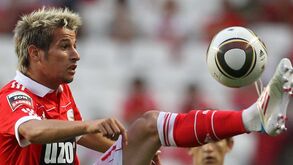 Coentrão regressa à Luz em dezembro