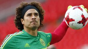 Bélgica: Ochoa é o novo guarda-redes de Sá Pinto
