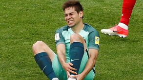 Médicos do Dortmund 'ilibam' FPF na lesão de Raphaël Guerreiro