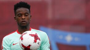 Nélson Semedo abdica das férias para começar os trabalhos no Barcelona