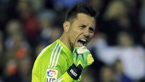 Oficial: Diego Alves troca Valencia pelo Flamengo