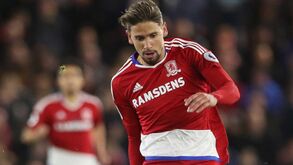 Empresário revela abordagens de Benfica e Sporting por Gastón Ramírez