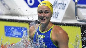 Mundiais: Sarah Sjöström bate recorde do mundo dos 50 metros livres