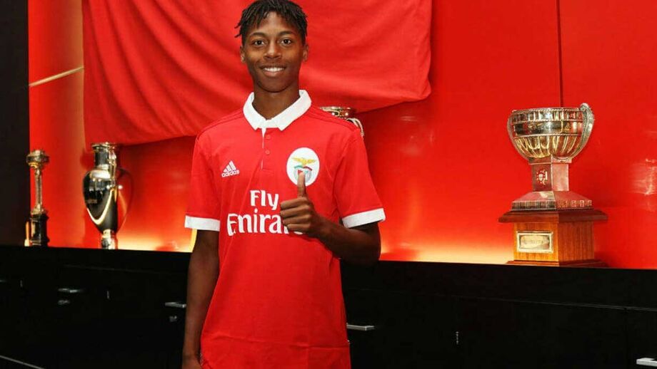 Águias renovam contrato de Edi Semedo - Benfica - Jornal Record