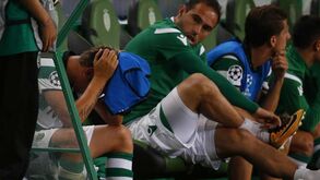 Coentrão até levou as mãos à cabeça no banco