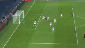 O melhor golo do fim de semana? Kurzawa brilhou num canto de Neymar