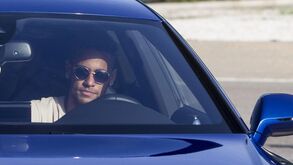 Neymar viajou para o Porto